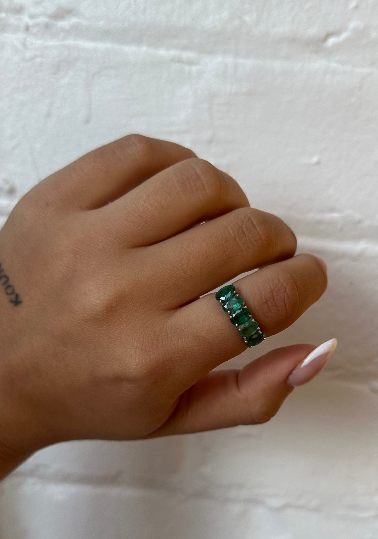 Vintage Oval Emerald Band