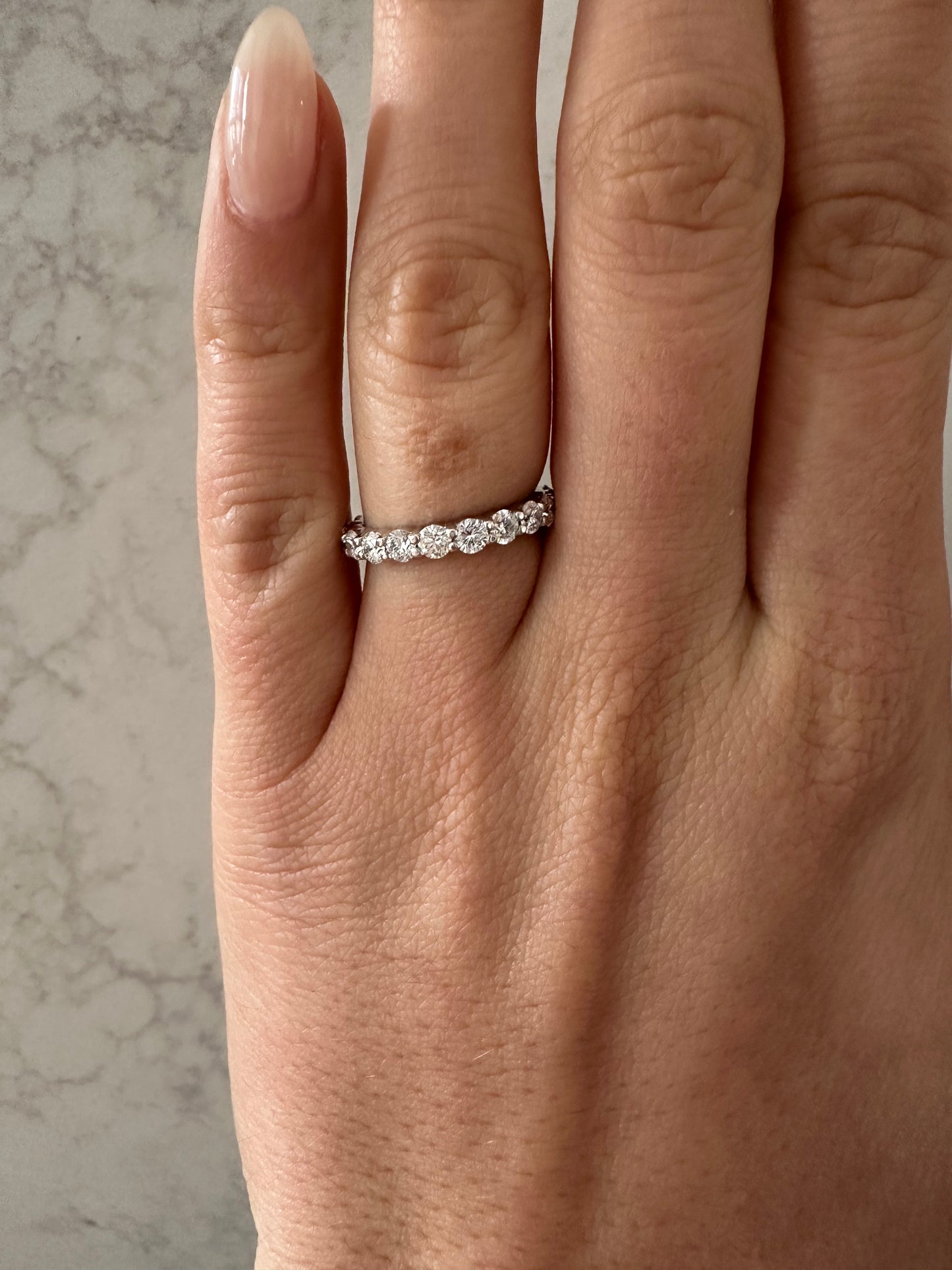 Round Diamond Shared Prong Band