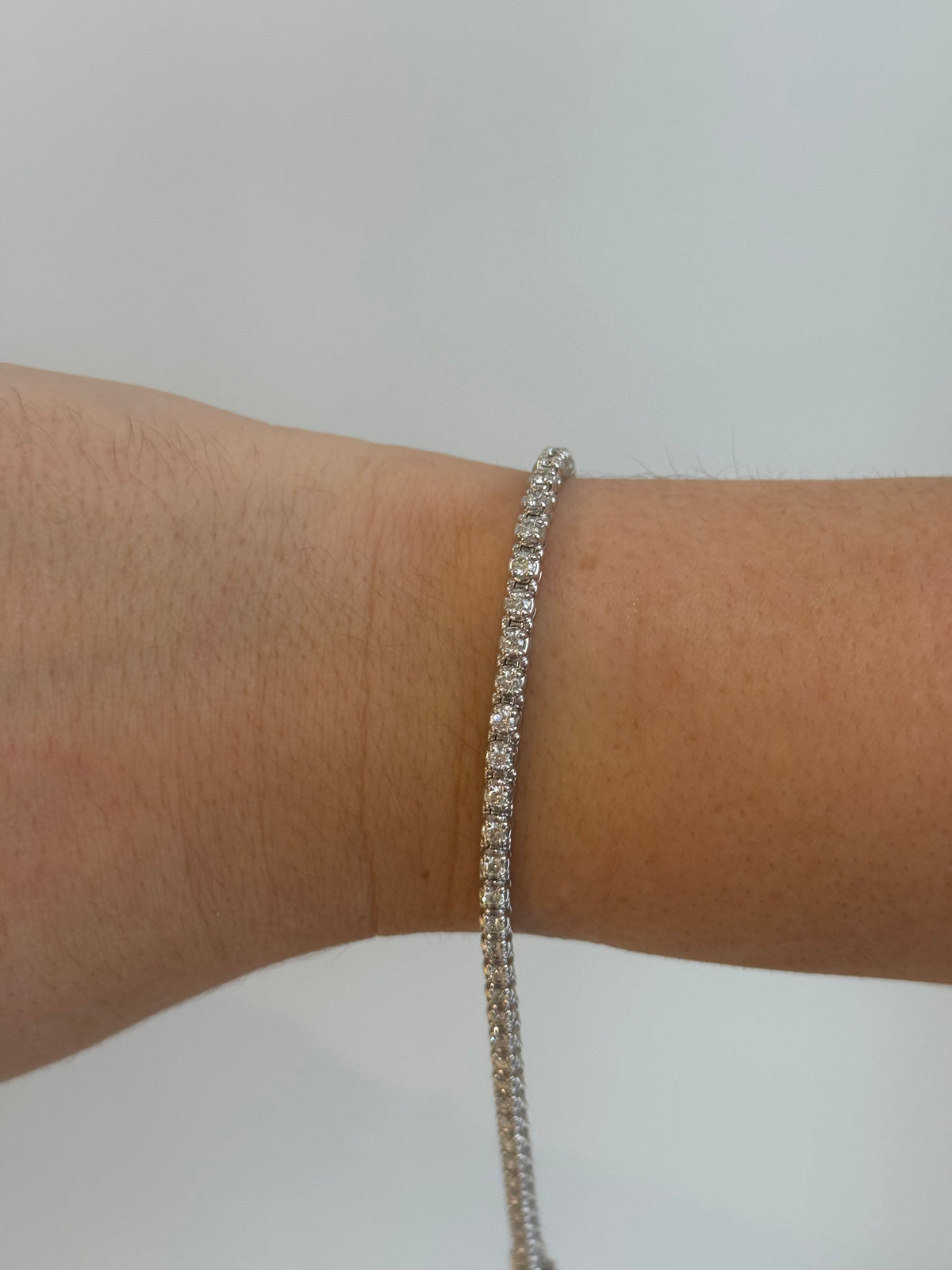 Round Natural Tennis Bracelet in 14K White Gold, alternate view 1