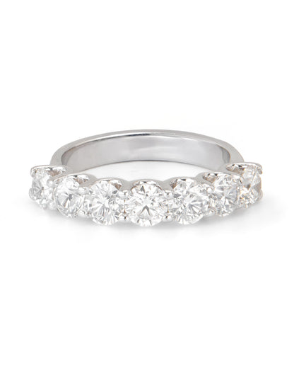 Round Diamond Shared Prong Band