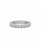 Round Diamond Shared Prong Band